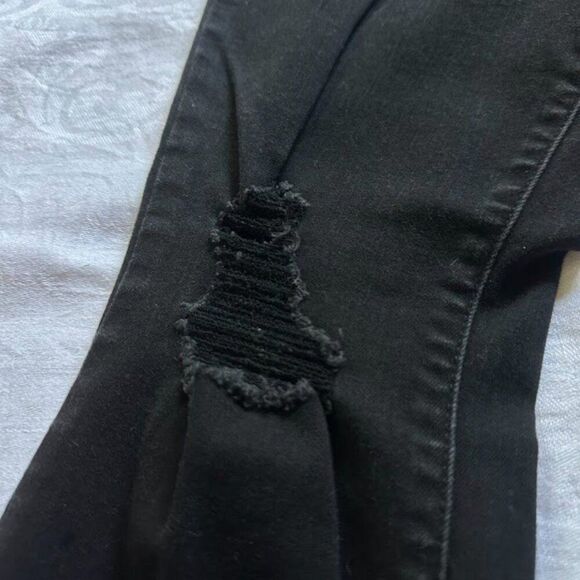 Universal Thread Black Mid-Rise Distressed Skinny Jeans Frayed Hem Size 8 / 29 R - Picture 4 of 13